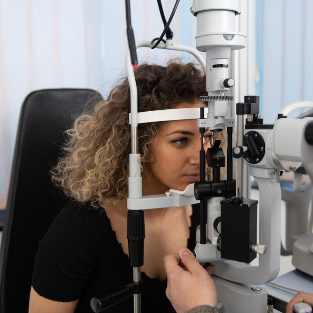 Not all eye doctors are the same—and that’s a good thing.  A retina specialist is a medical doctor with advanced training to diagnose and treat complex conditions affecting the retina, macula, and vitreous. From diabetic eye disease to macular degeneration and retinal detachment, our team is here to help protect and preserve your vision.  #MississippiRetina #RetinaSpecialist #EyeHealthMatters #OphthalmologyCare