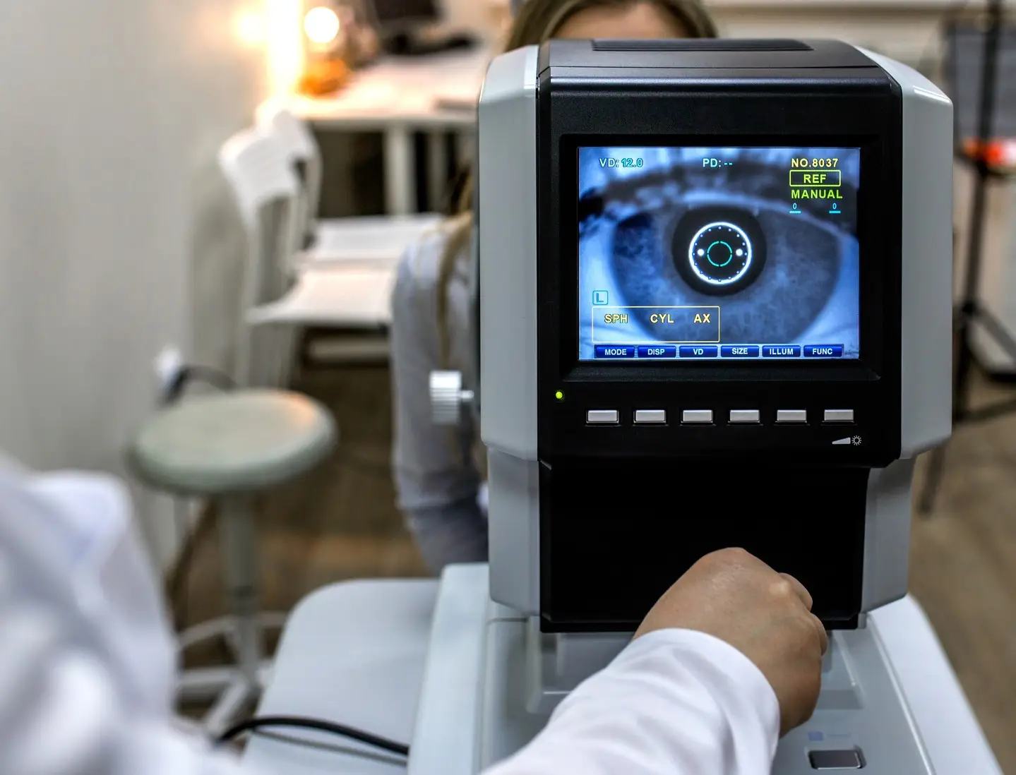 Wondering what an ophthalmologist does?  Unlike optometrists or opticians, ophthalmologists are medical doctors who can diagnose and treat serious eye diseases, perform surgery, and manage complex retinal conditions.  At Mississippi Retina Associates, our ophthalmologists focus exclusively on retinal care—bringing advanced treatments and compassionate support to every patient.  #Ophthalmology #EyeHealth #MississippiRetina