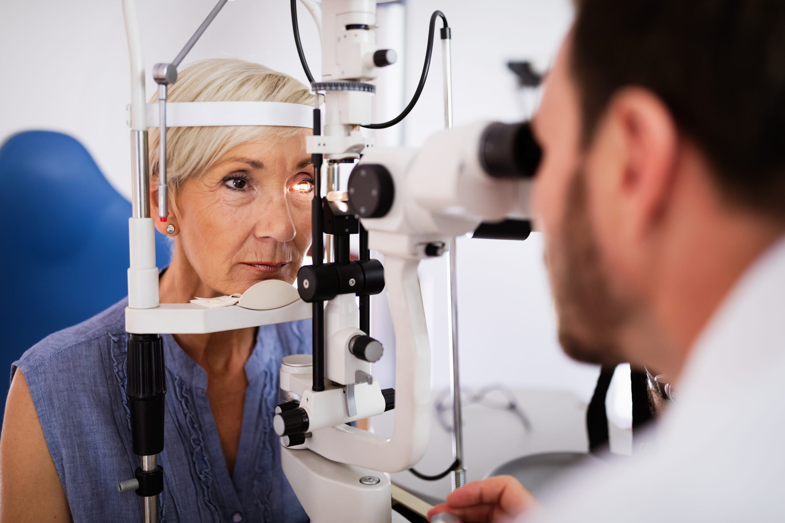 Do You Know the Difference Between an Optometrist and an Ophthalmologist?